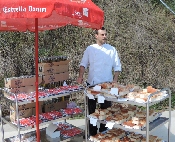 Berenar subvencionat per l'empresa Dino-Roca.